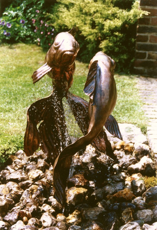 ... dancing on the tip of their tails ... (Click to enlarge)