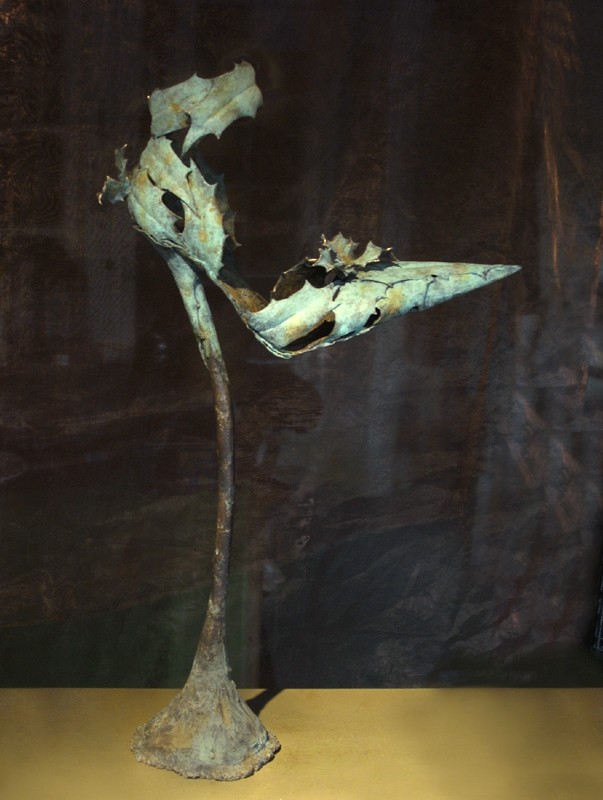 ... this shoe... leaves no doubt about its attitude! ... (Click to enlarge)