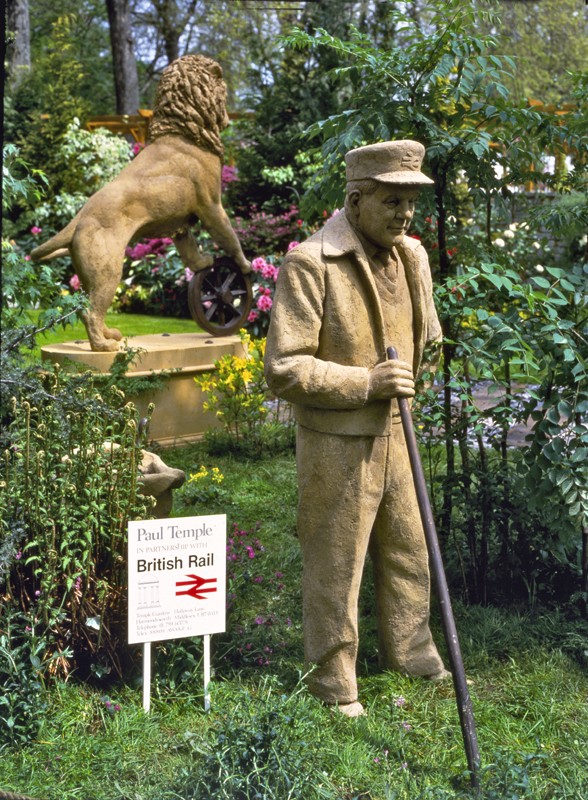 ... leading Railman Bernard Carter ... (Click to enlarge)